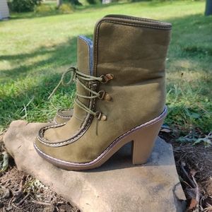 Yoki Green Suede ankle Boots size 8